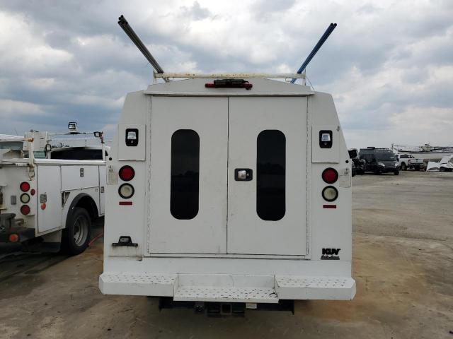 Chevrolet Express Image 4