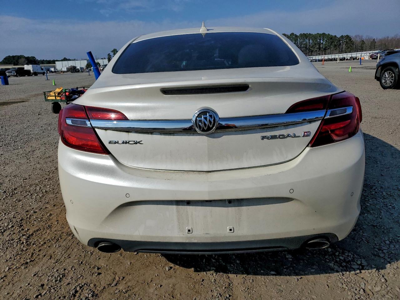 Buick Regal Premium Image 8