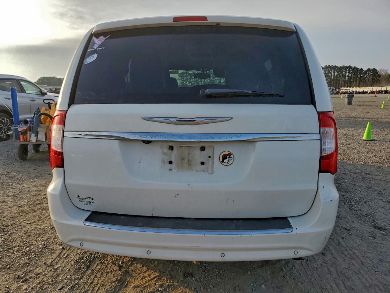 Chrysler Minivan Touring L Image 3