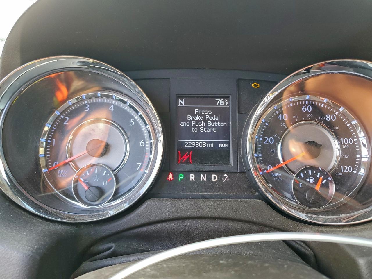 Chrysler Minivan Touring L Image 6